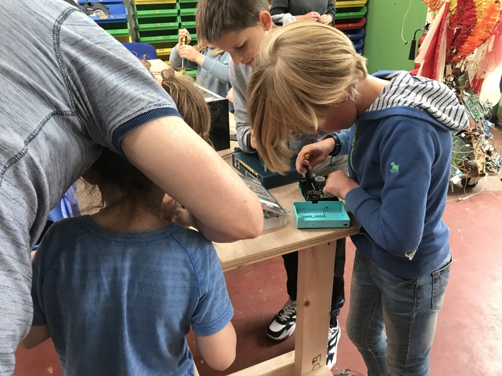 Fixit Club at Makery  3